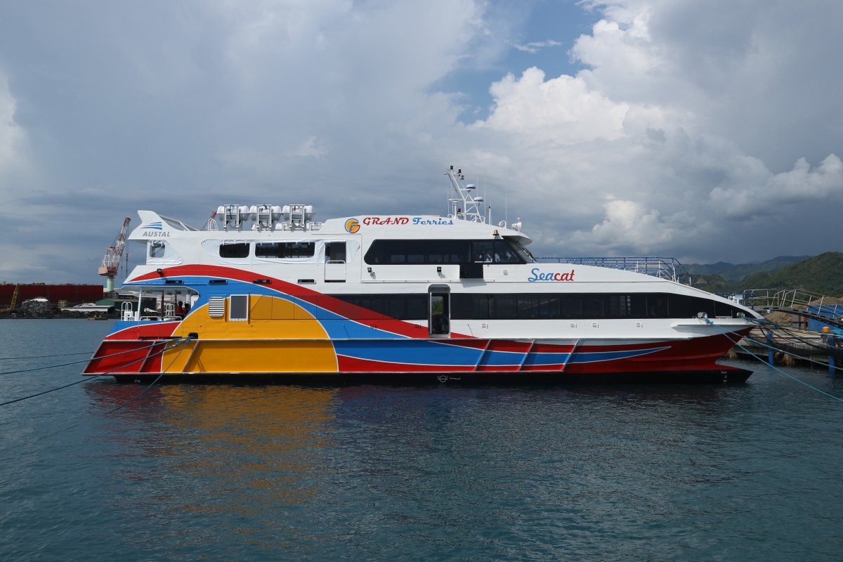 ferry vs catamaran