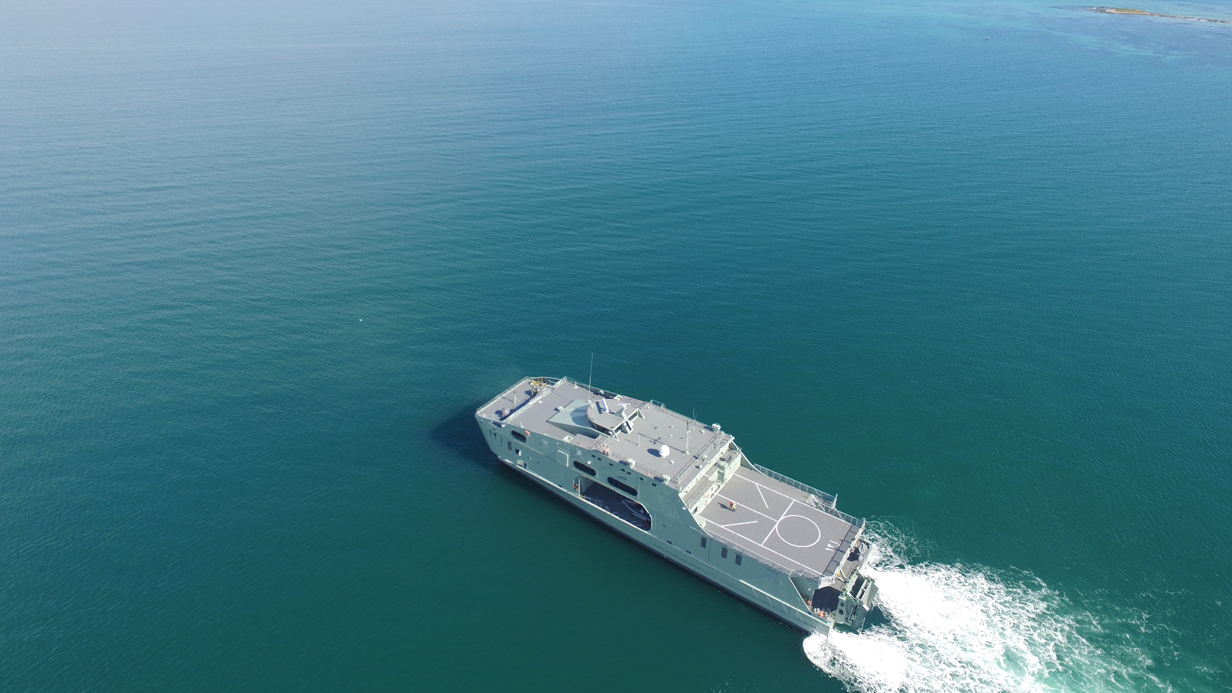 Image of High Speed Support Vessel, Al Naasir, in the water.