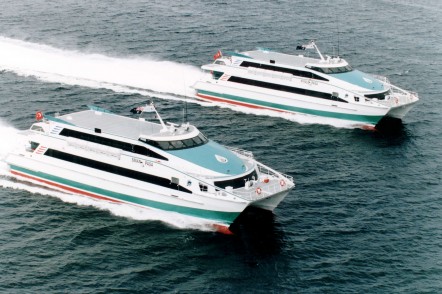 catamaran passenger ferry manufacturers