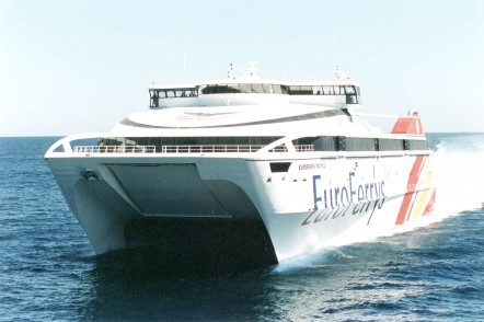 catamaran passenger ferry manufacturers