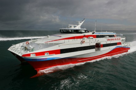 catamaran passenger ferry manufacturers