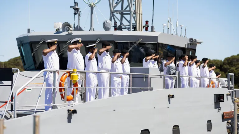 Crew Photo onboard H537.jpg