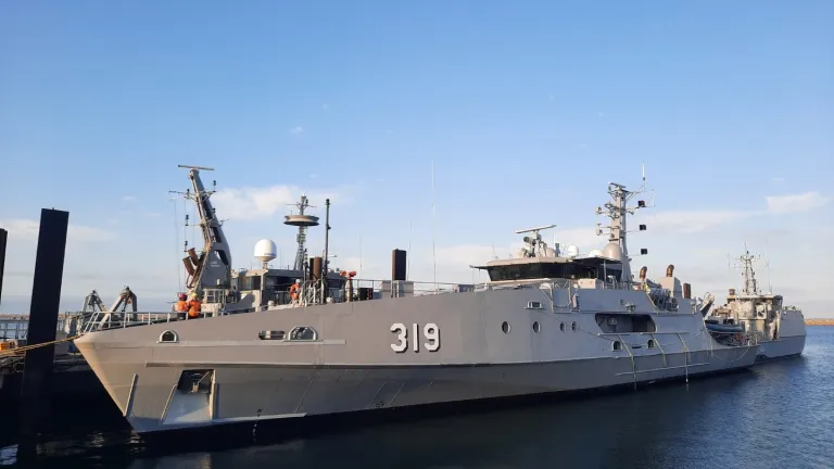 HULL 816 BASIN PHOTO 1.jpg